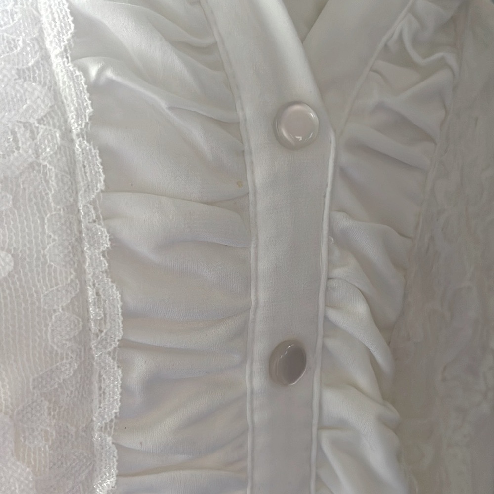 Denver Hayes Size XL Ivory colored blouse with lace/button detailing, like new! - Picture 11 of 13